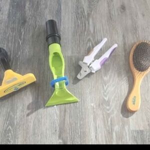 Pet Bath & Hair Care Set - Green, Yellow, Purple